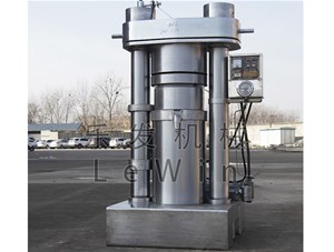 全自動(dòng)花生油榨油機(jī)設(shè)備如何清洗？